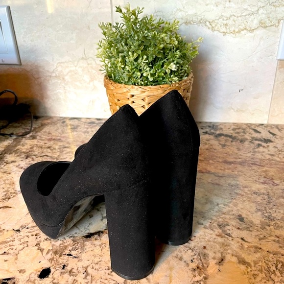 Charles & Keith High Heel Shoes - Picture 3 of 6